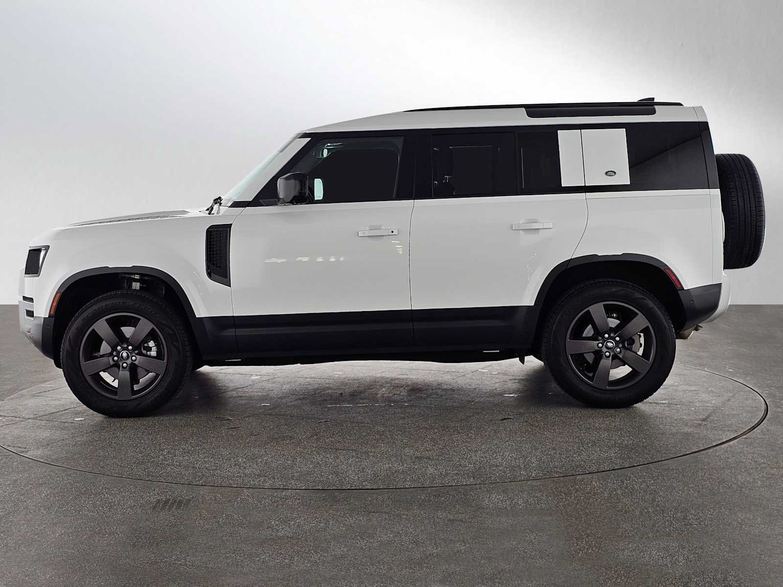 Used 2023 Land Rover Defender 110 S AWD/4WD image 2