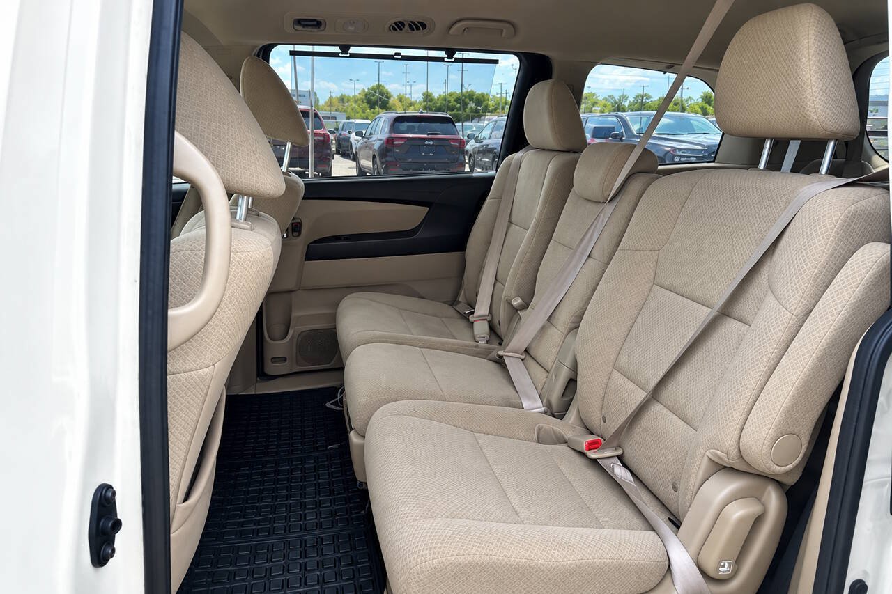 Used 2016 Honda Odyssey SE image 7