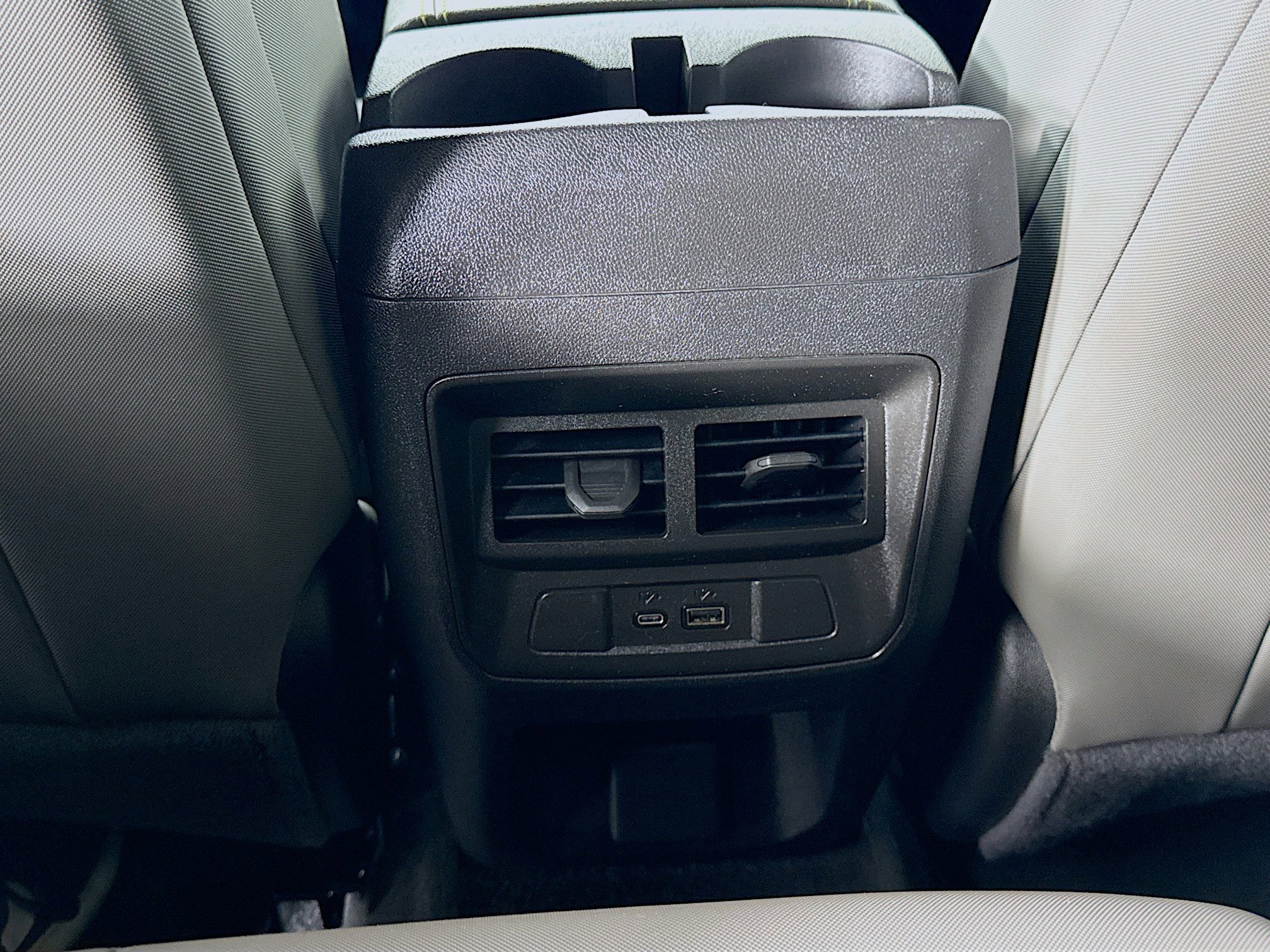 Used 2024 Chevrolet Colorado ZR2 w/ Technology Package AWD/4WD image 26
