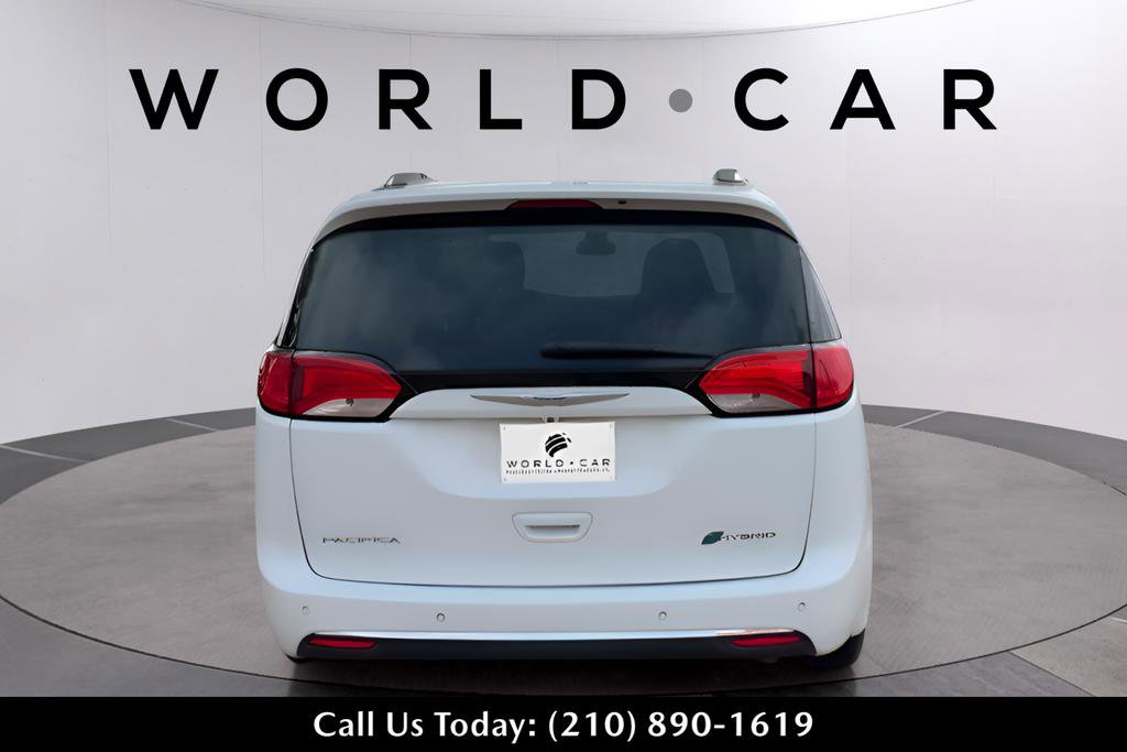 Used 2018 Chrysler Pacifica Touring-L image 12