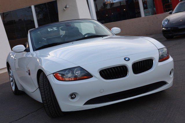 Used 2004 BMW Z4 2.5i RWD image 2