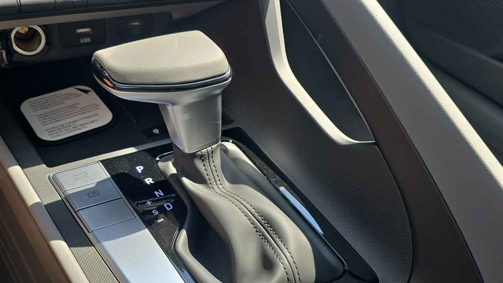 New 2026 Hyundai Elantra Sport FWD image 22