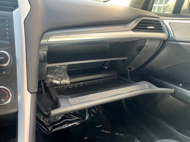 Used 2015 Ford Fusion SE image 18