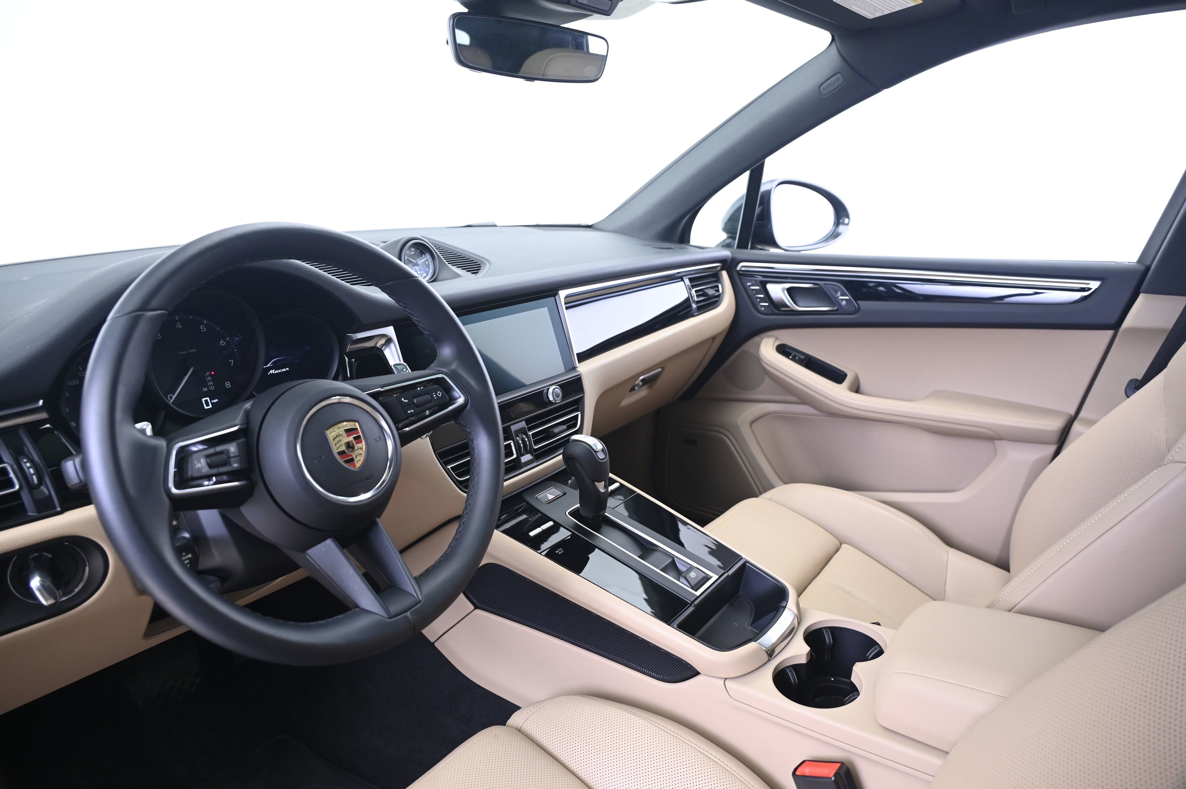 Certified 2024 Porsche Macan image 28