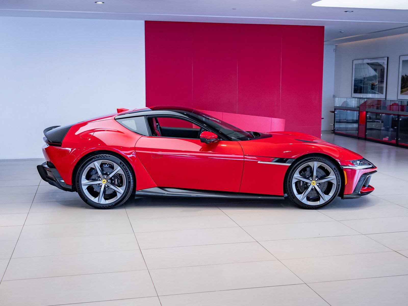 Certified 2025 Ferrari 12Cilindri RWD image 7