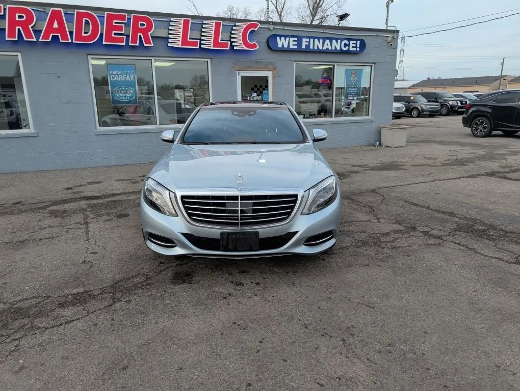 Used 2016 Mercedes-Benz S 550 4MATIC Sedan image 2