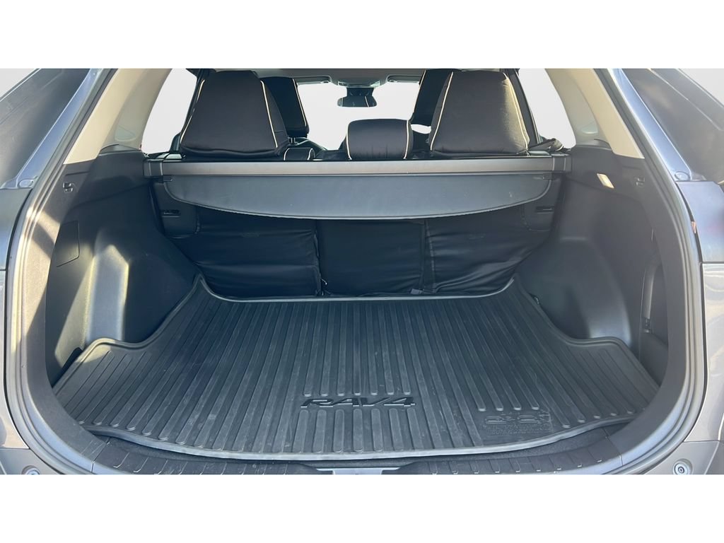 Certified 2022 Toyota RAV4 XLE w/ Convenience Package AWD/4WD image 9