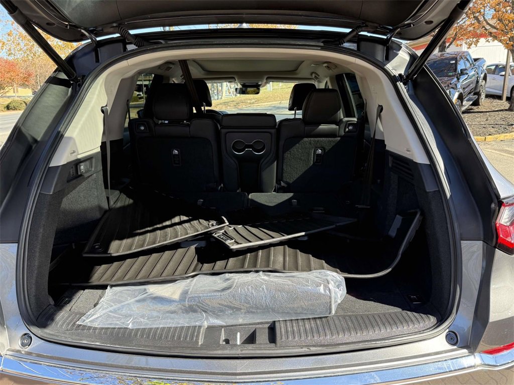 Certified 2025 Acura MDX SH-AWD image 8