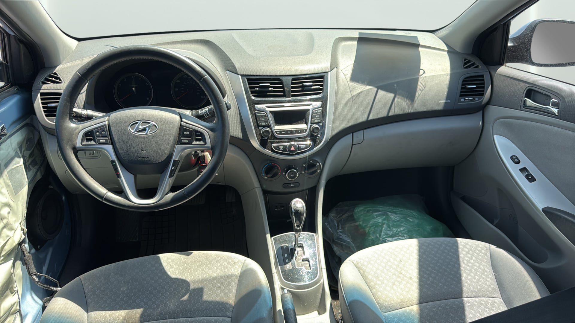 Used 2013 Hyundai Accent SE FWD image 31