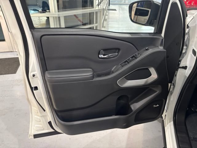 Used 2024 Nissan Frontier SV w/ Technology Package AWD/4WD image 15