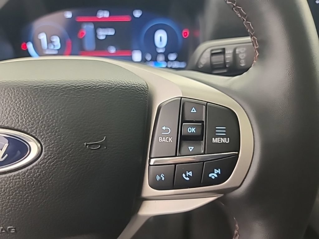 Used 2025 Ford Explorer Active w/ Active Comfort Package AWD/4WD image 33