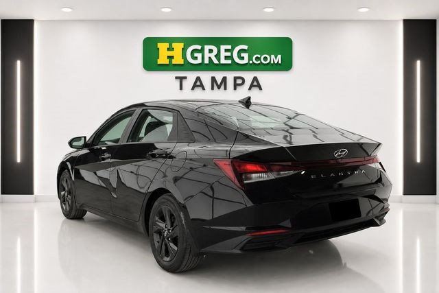 Used 2023 Hyundai Elantra SEL FWD image 2
