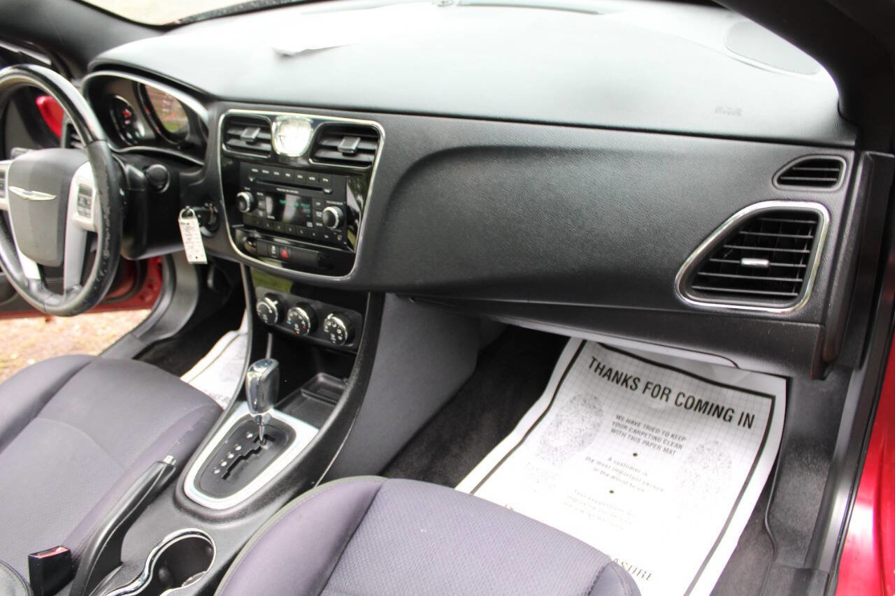 Used 2013 Chrysler 200 Touring image 30