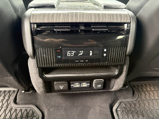 Used 2022 Jeep Wagoneer Series II AWD/4WD image 13