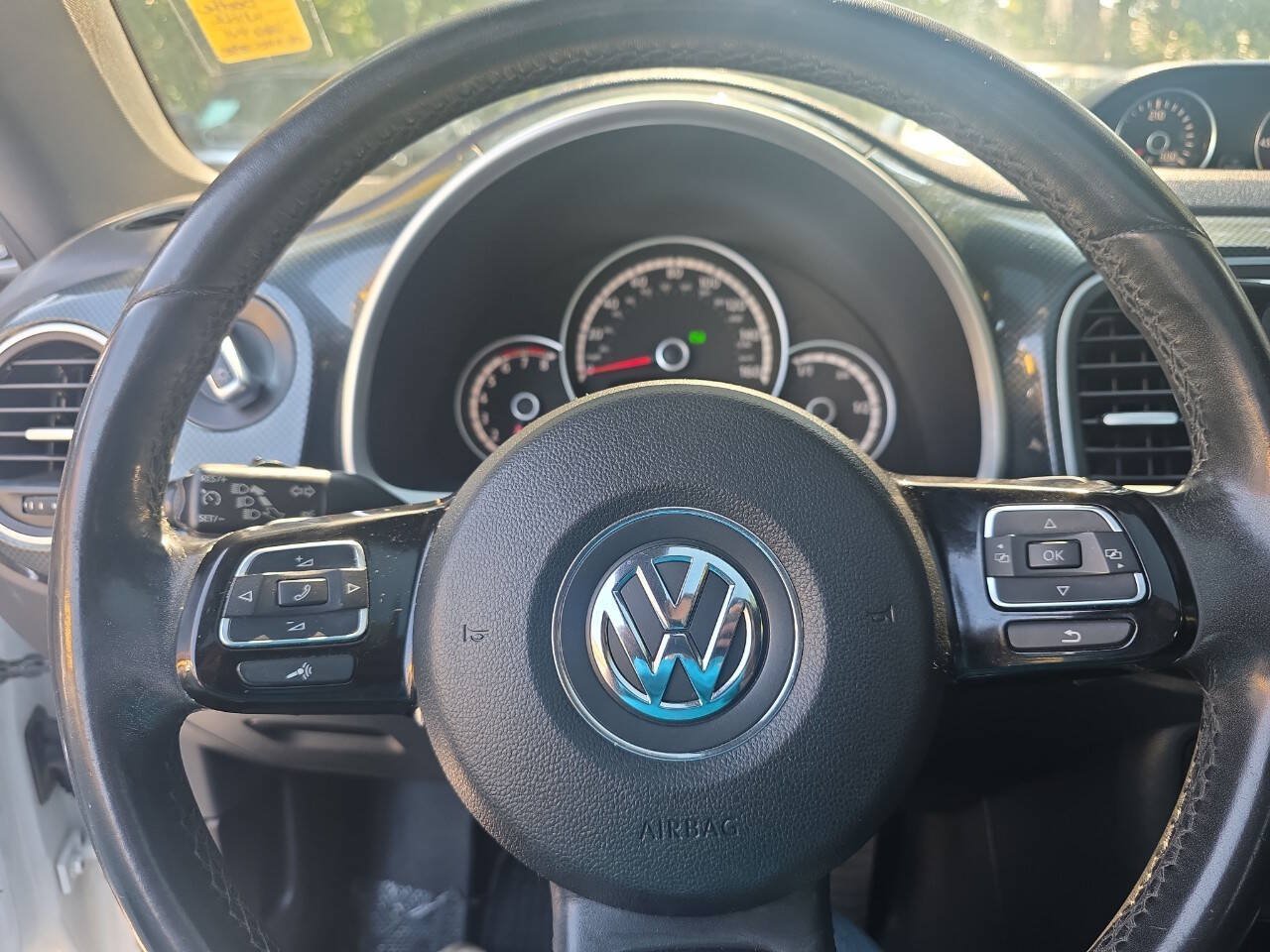 Used 2014 Volkswagen Beetle R-Line FWD image 9