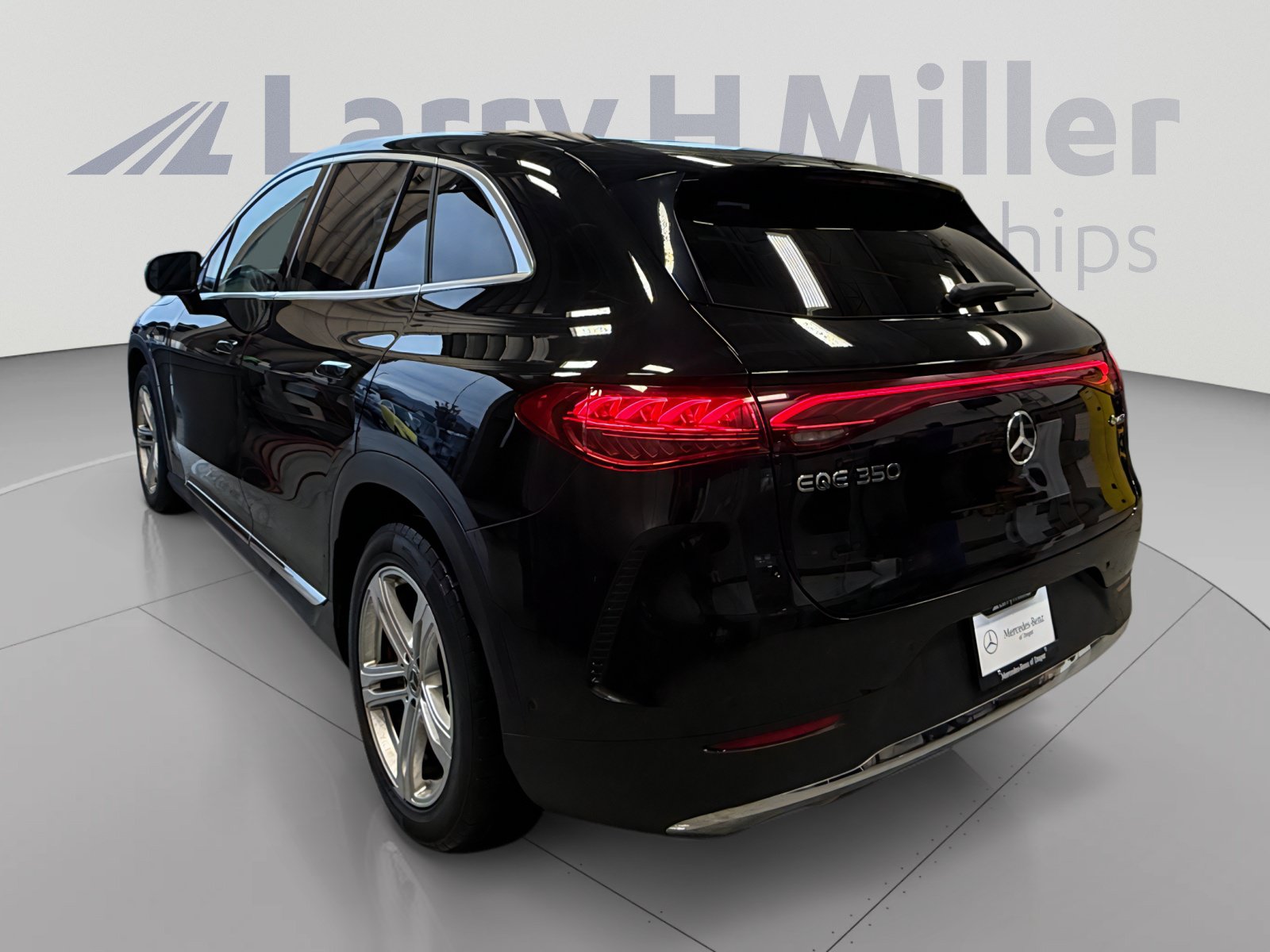Used 2023 Mercedes-Benz EQE 350+ 4MATIC SUV image 3