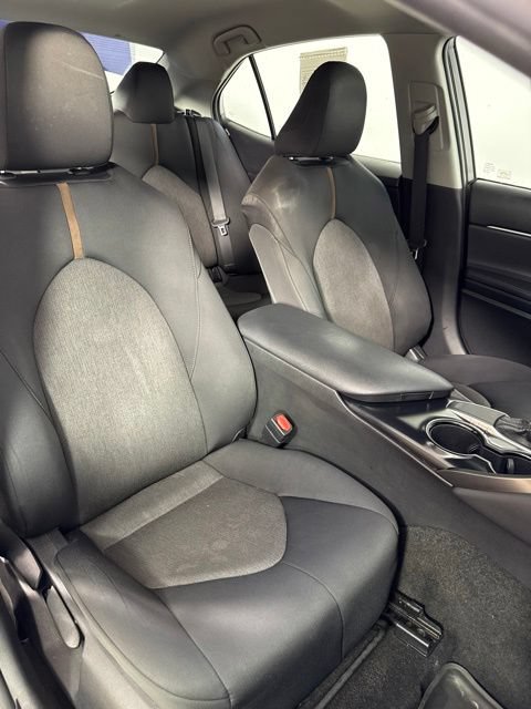 Used 2018 Toyota Camry LE FWD image 25