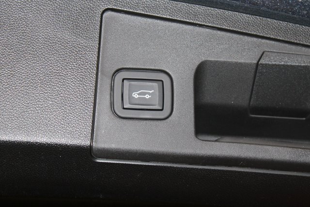 Certified 2022 Cadillac XT4 Luxury w/ Cold Weather Package image 26