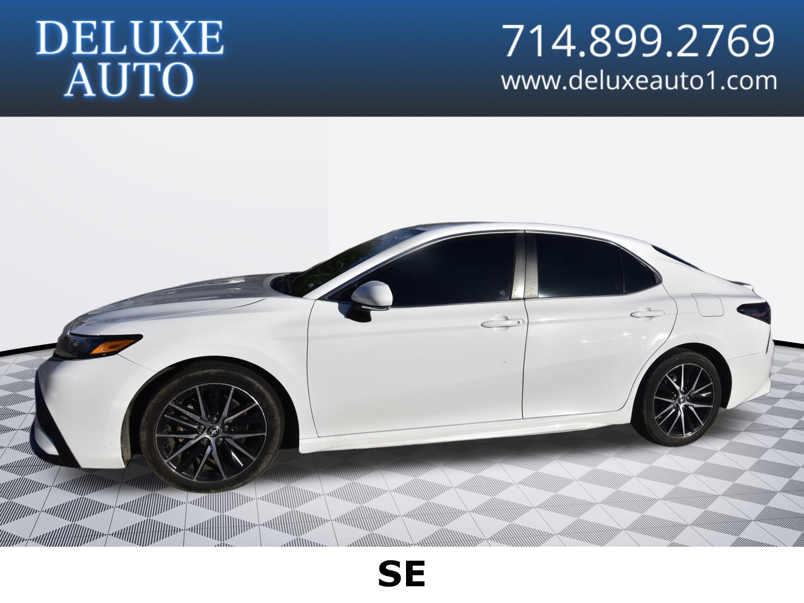Used 2023 Toyota Camry SE image 1