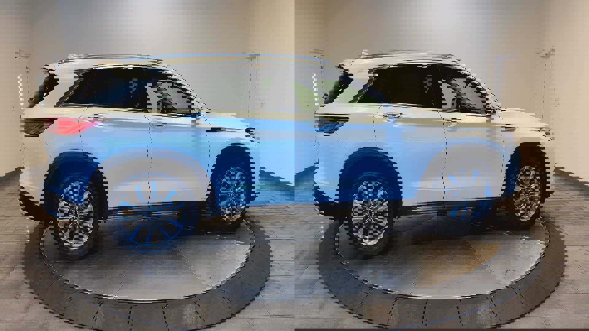 Certified 2022 INFINITI QX50 Essential image 9