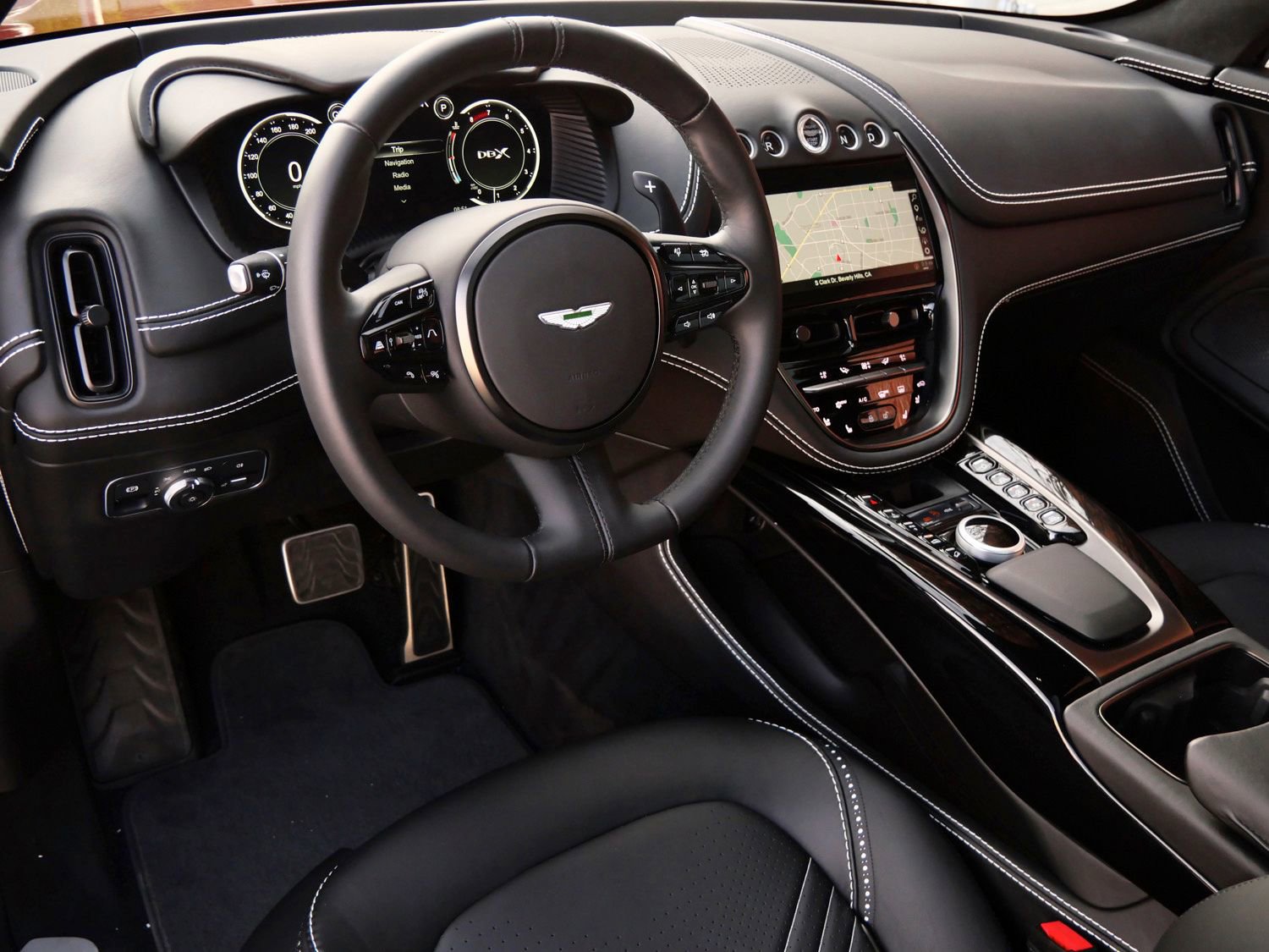 Used 2021 Aston Martin DBX AWD/4WD image 3