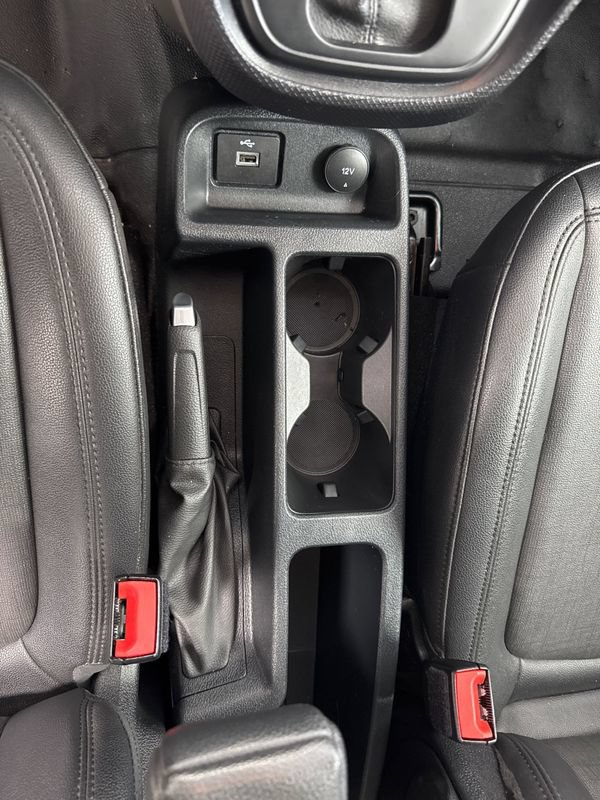Used 2022 Ford Transit Connect XL FWD image 25