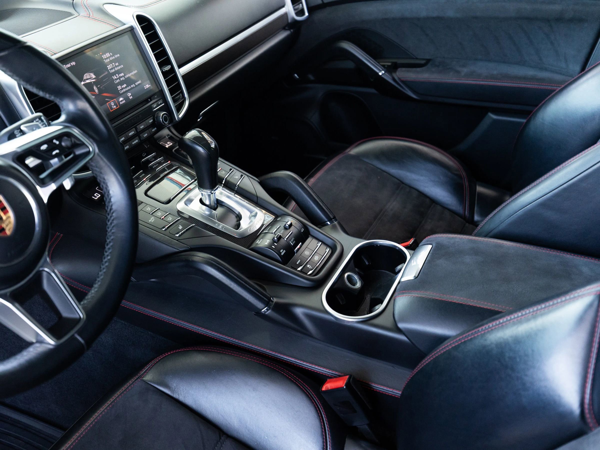 Used 2017 Porsche Cayenne GTS AWD/4WD image 34