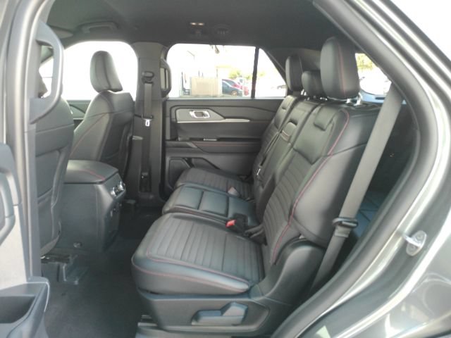 Used 2026 Ford Explorer ST-Line w/ ST-Line Street Pack AWD/4WD image 17
