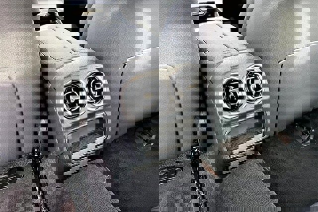 Used 2025 Mercedes-Benz C 300 4MATIC Sedan image 13