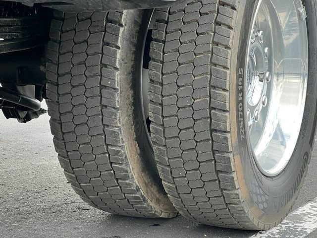 New 2026 Ford F450 Platinum w/ Platinum Plus Package image 17