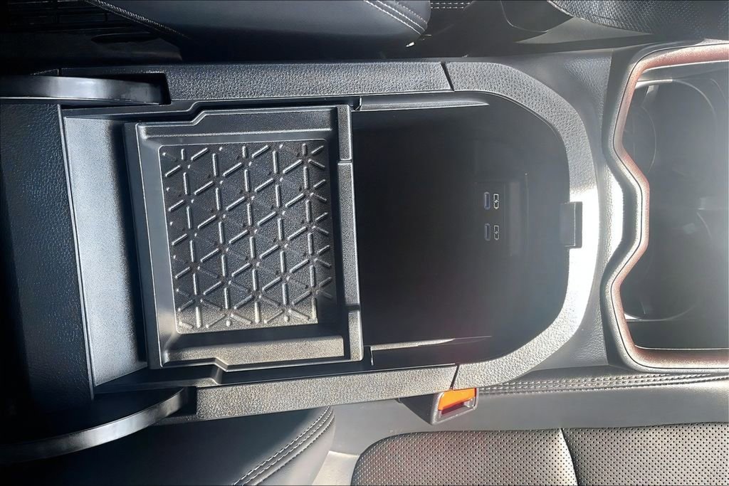Used 2022 Toyota RAV4 Limited AWD/4WD image 30