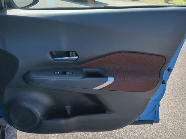 Used 2023 Nissan Kicks SR FWD image 32