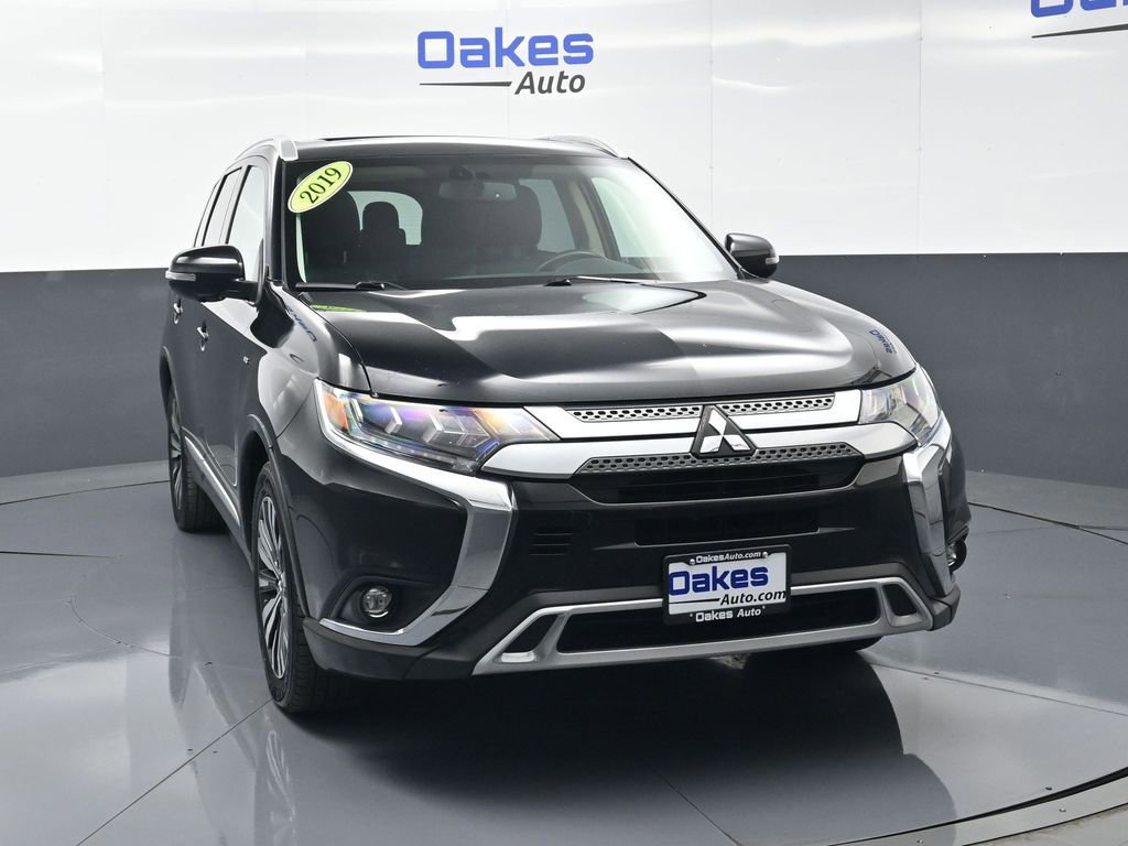 Used 2019 Mitsubishi Outlander GT AWD/4WD image 3