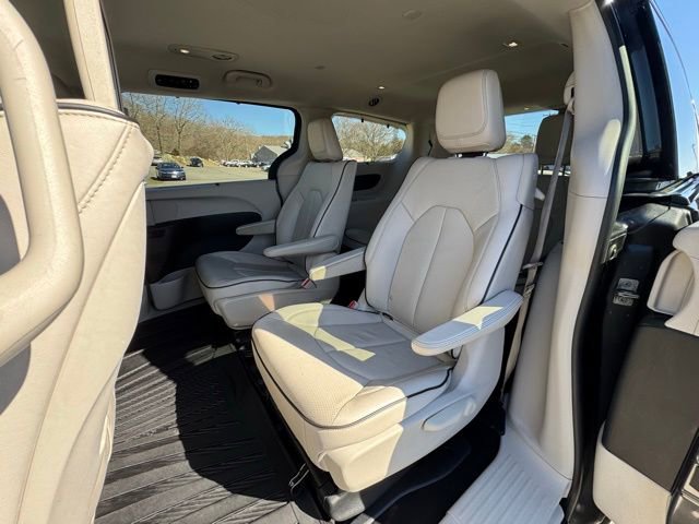 Used 2018 Chrysler Pacifica Limited w/ Advanced Safetytec Group image 10