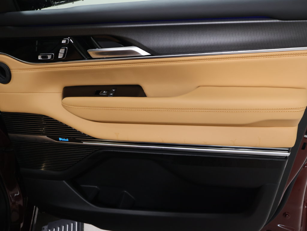 New 2026 Jeep Grand Wagoneer Summit AWD/4WD image 24