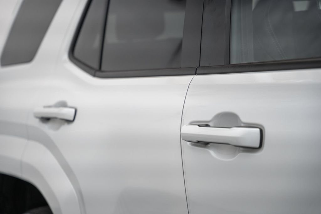 Used 2025 Toyota 4Runner Limited AWD/4WD image 17
