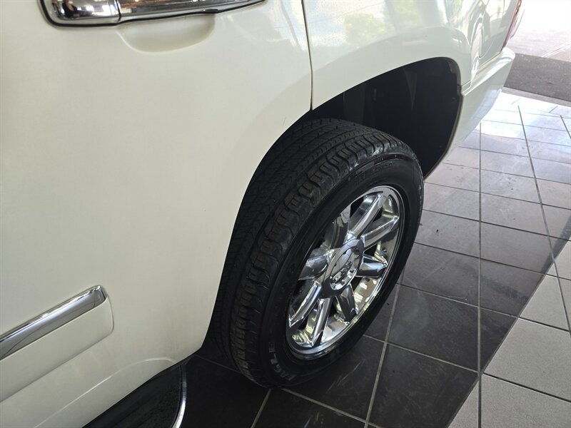 Used 2010 GMC Yukon Denali AWD/4WD image 41