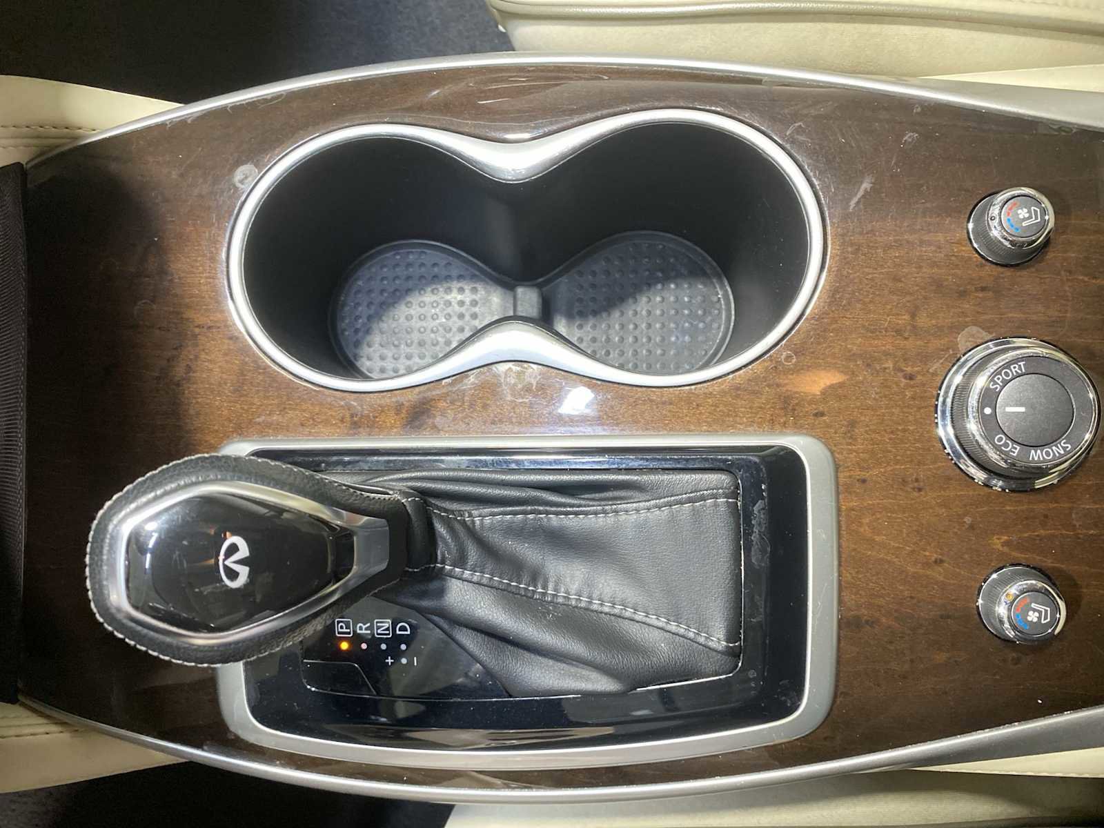 Used 2017 INFINITI QX60 FWD w/ Deluxe Technology Package image 17