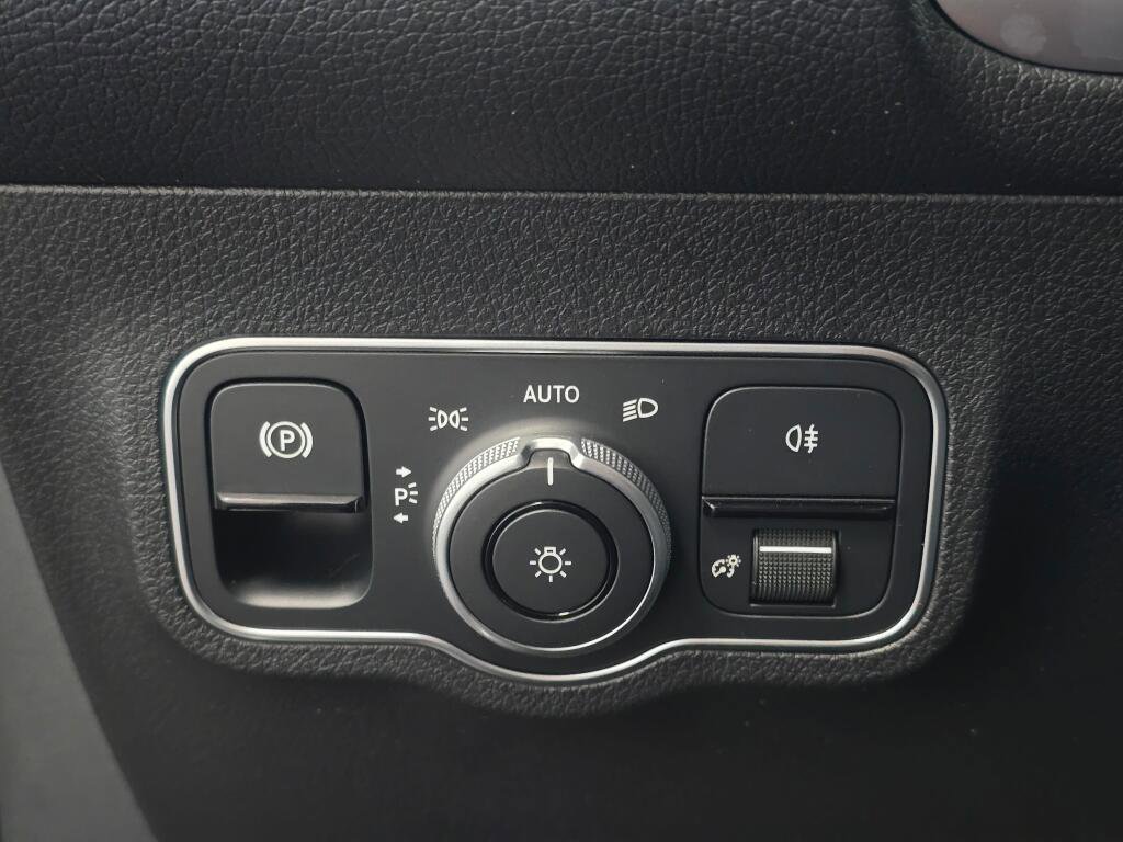 New 2026 Mercedes-Benz GLB 35 AMG 4MATIC image 25