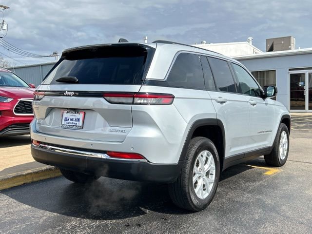 Used 2023 Jeep Grand Cherokee Limited w/ Luxury Tech Group II image 16