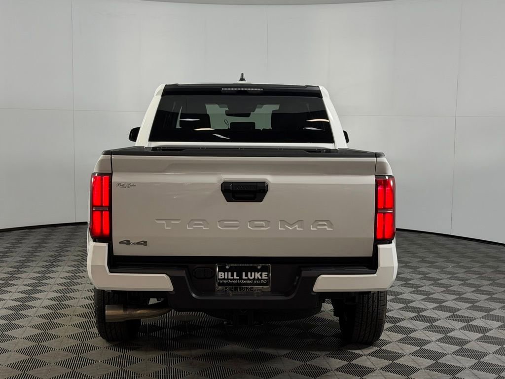 Used 2025 Toyota Tacoma SR5 AWD/4WD image 9