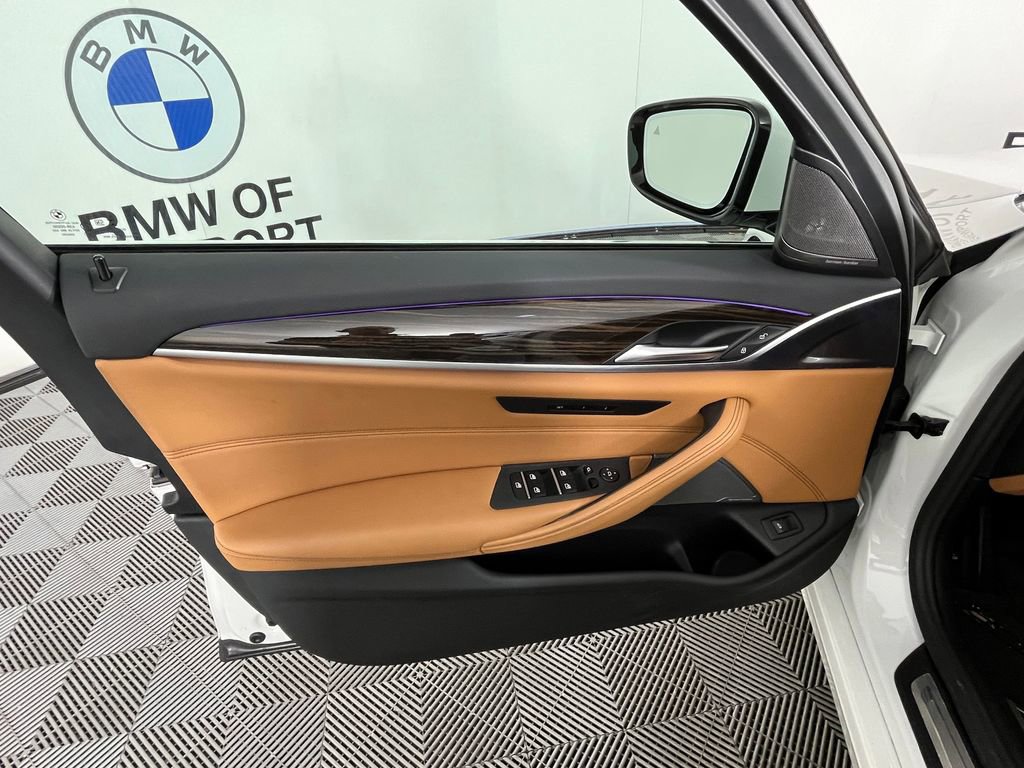 Used 2023 BMW 530i xDrive w/ Premium Package image 27