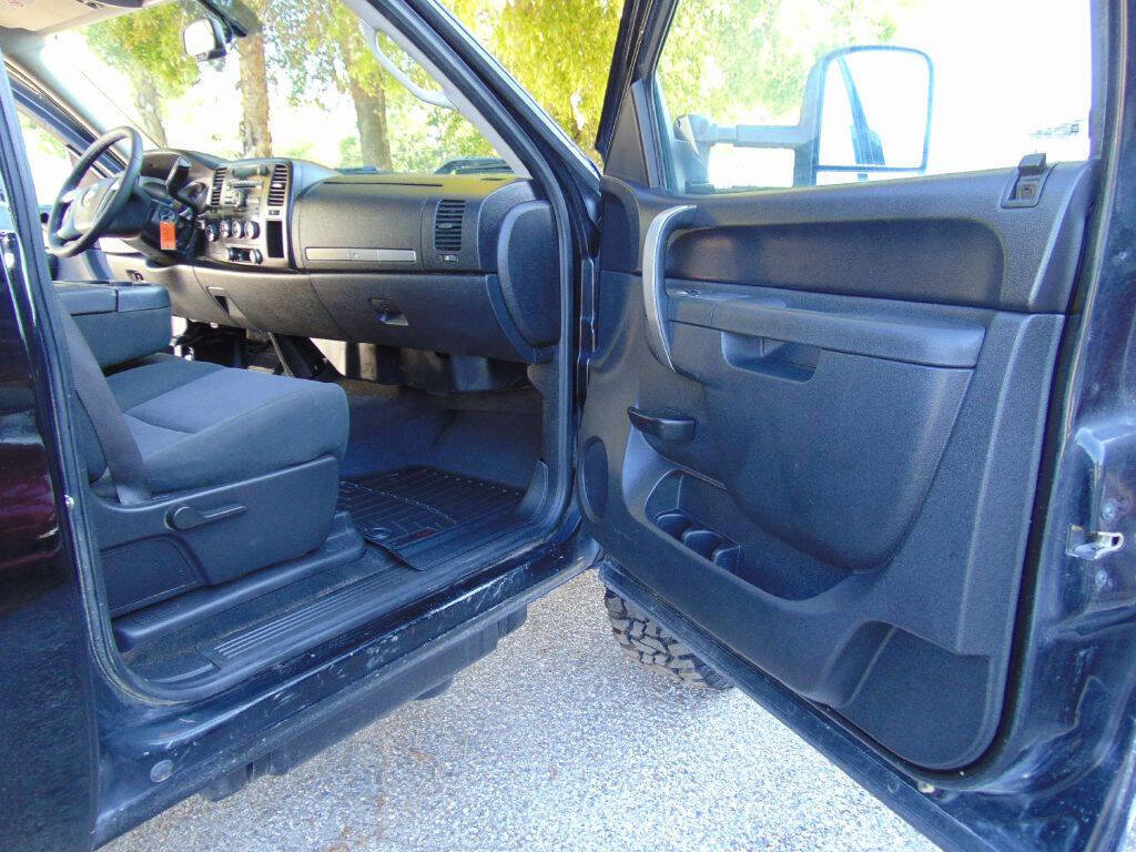 Used 2013 Chevrolet Silverado 3500 LT image 24