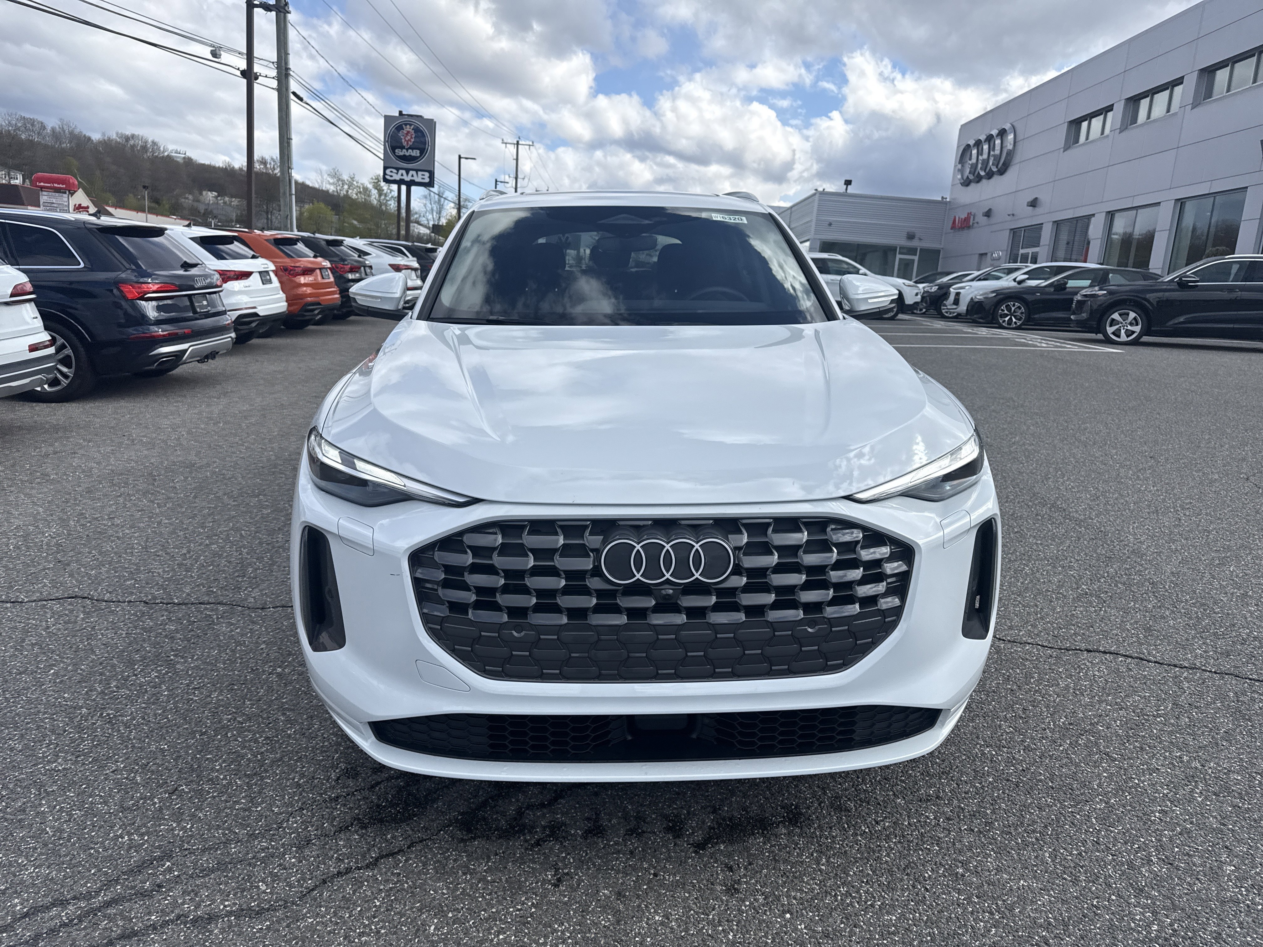 Certified 2025 Audi Q5 Premium w/ Convenience Package AWD/4WD image 2