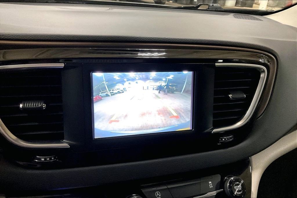 Used 2024 Chrysler Voyager LX image 20