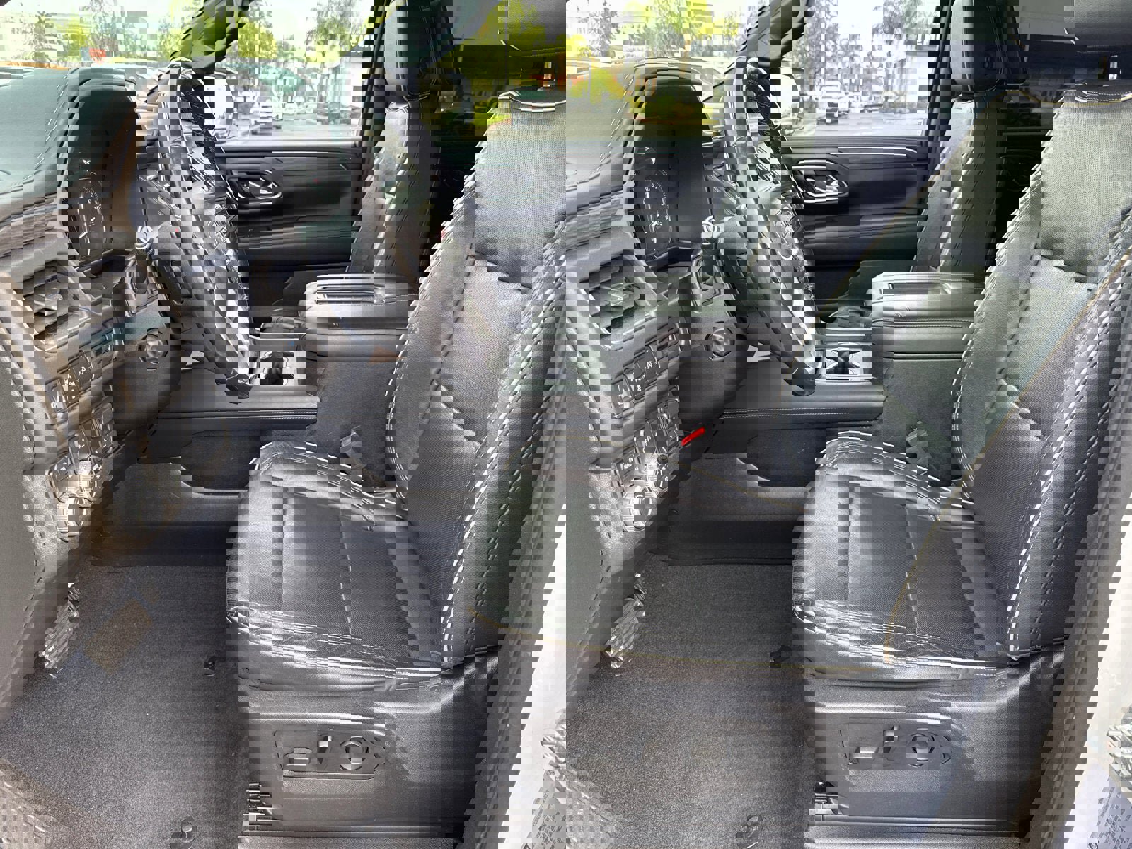 Certified 2021 GMC Yukon SLT w/ SLT Luxury Plus Package image 26