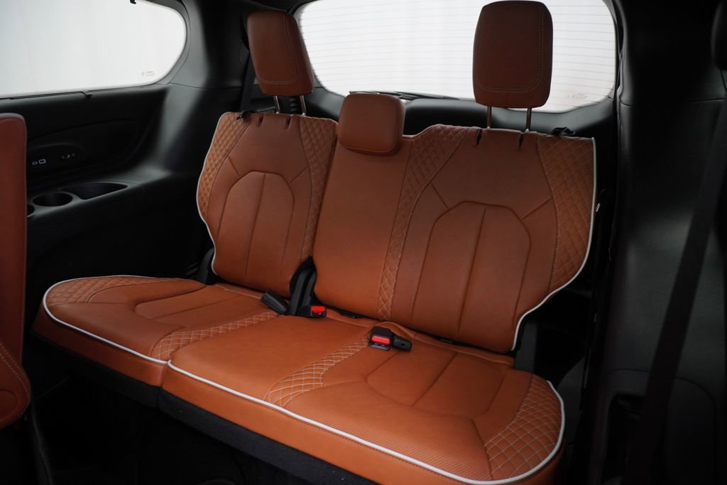 Used 2024 Chrysler Pacifica Pinnacle image 20