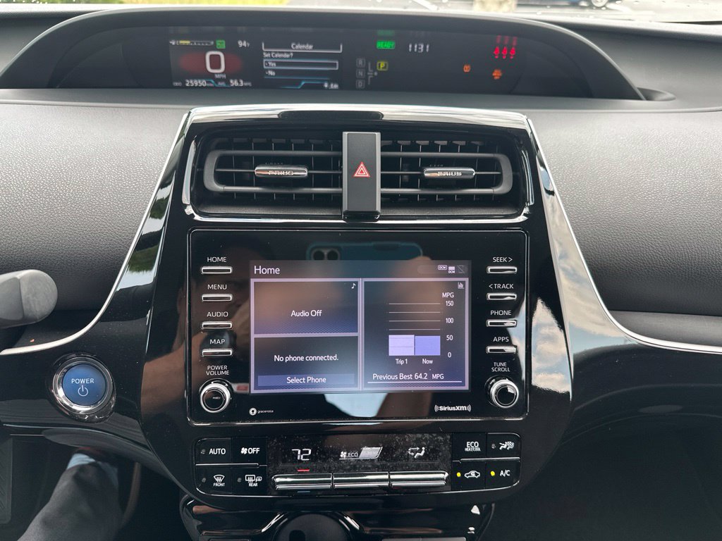 Certified 2021 Toyota Prius L Eco FWD image 16