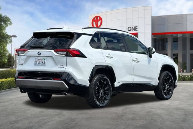 Certified 2024 Toyota RAV4 SE AWD/4WD image 5