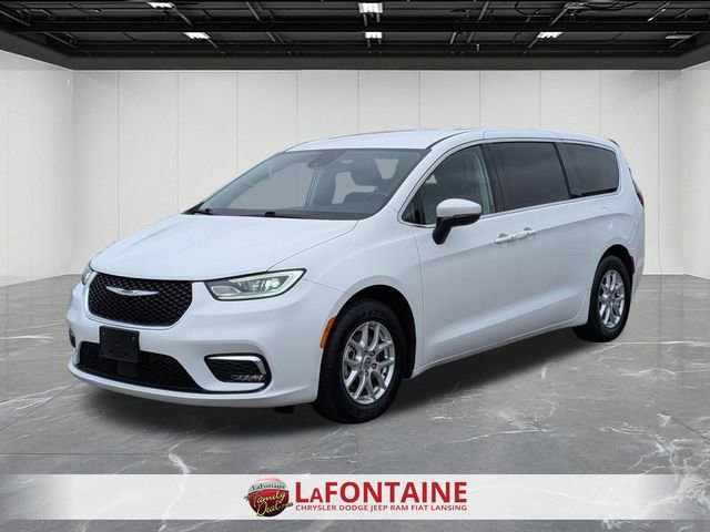 Certified 2023 Chrysler Pacifica Touring-L image 1